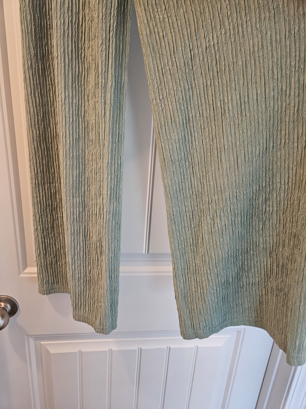 Matching Set: Mint Ribbed Wide-Leg Pants & Top - Picture 6 of 9